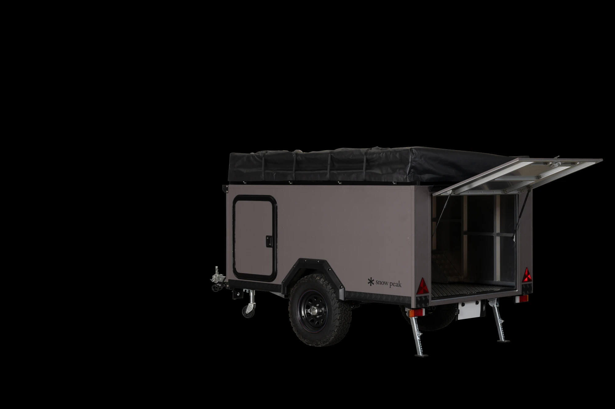 テント収納・ハッチオープン