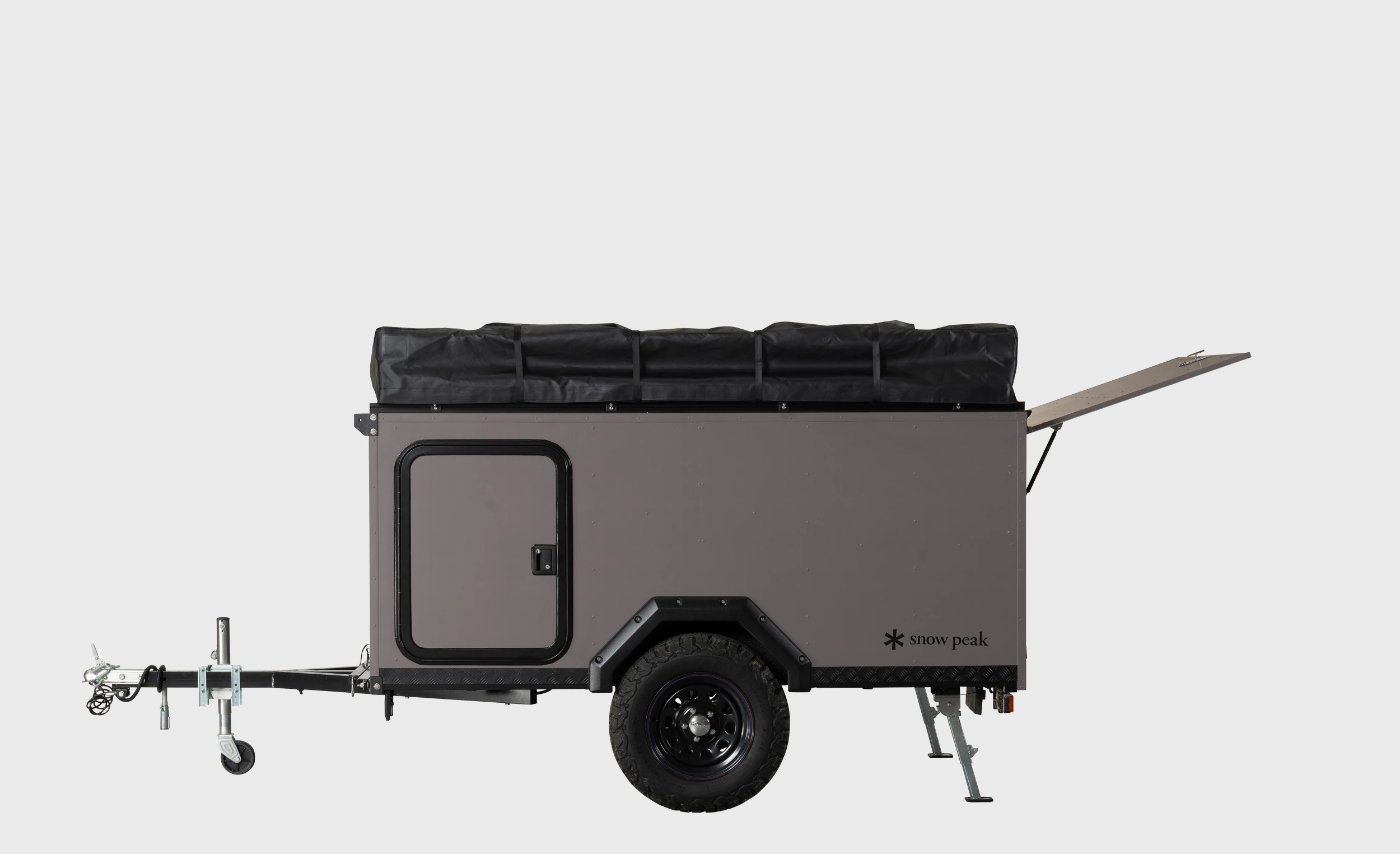 トレーラー側面・ハッチオープン