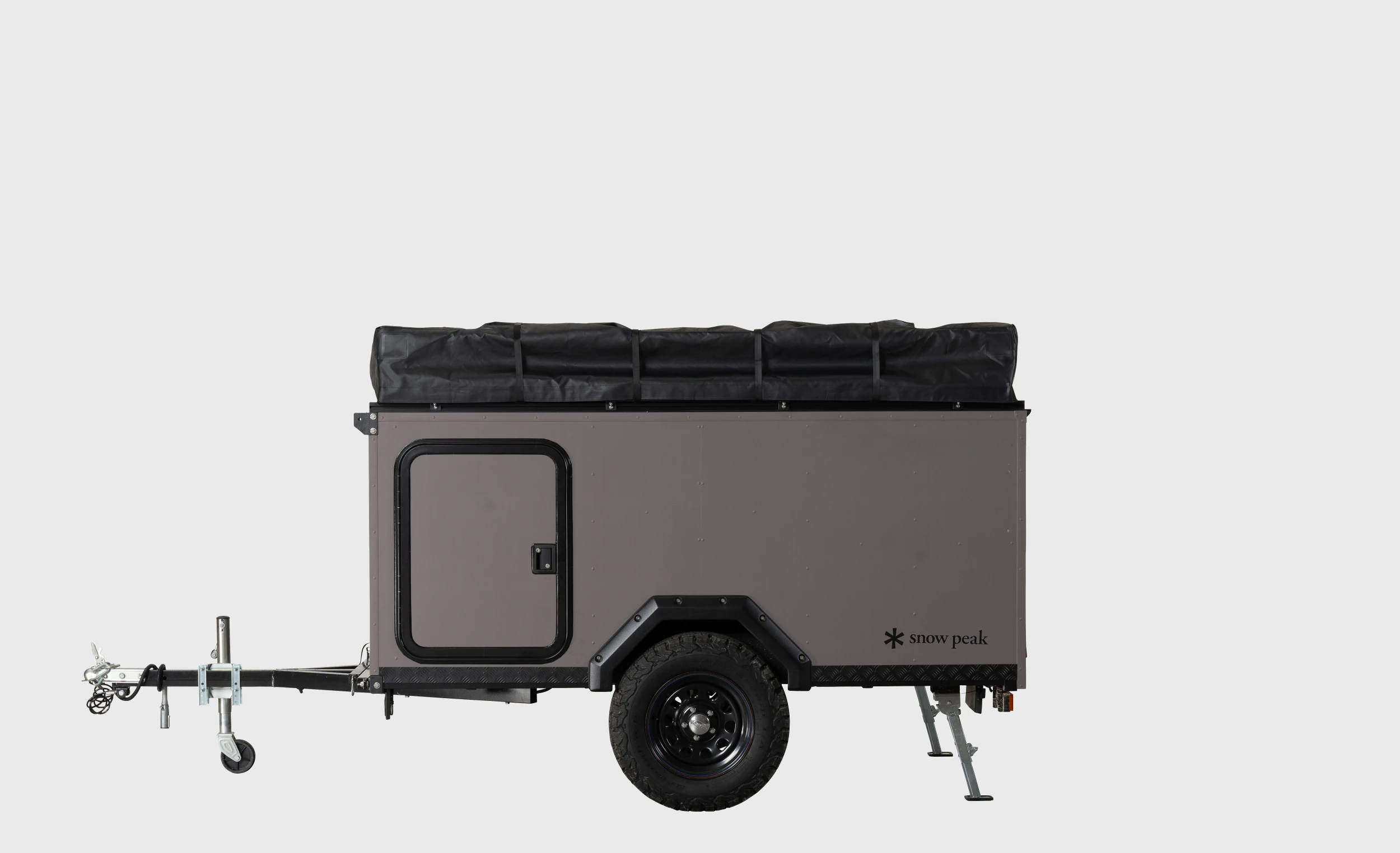 トレーラー側面