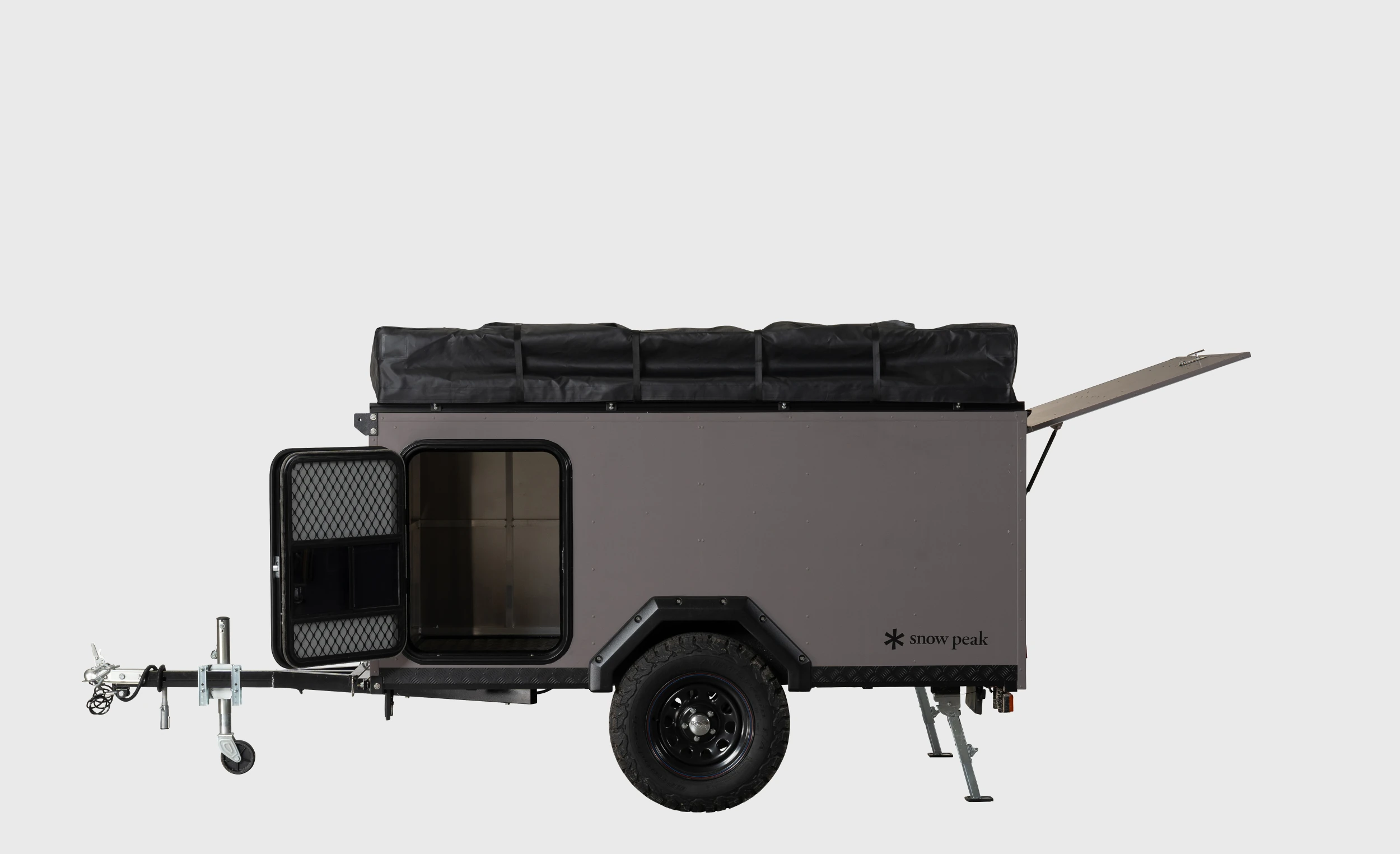 トレーラー側面・カーゴリア